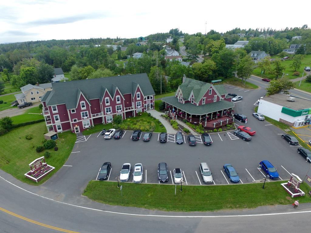 Lynwood Inn Baddeck Inlet Exteriör bild