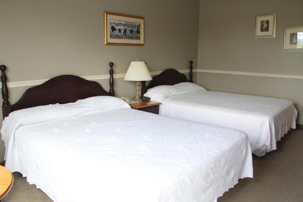 Lynwood Inn Baddeck Inlet Exteriör bild